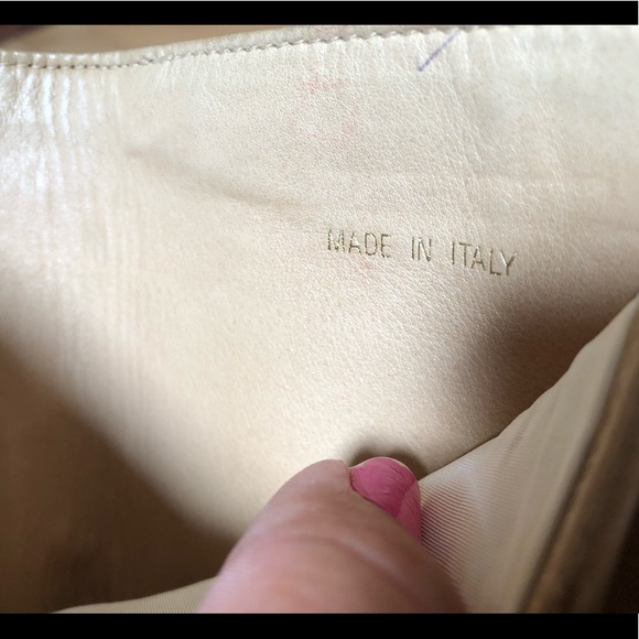 💰SOLD-Authentic Chanel Caviar leather CC bifold wallet - Picture 8 of 8